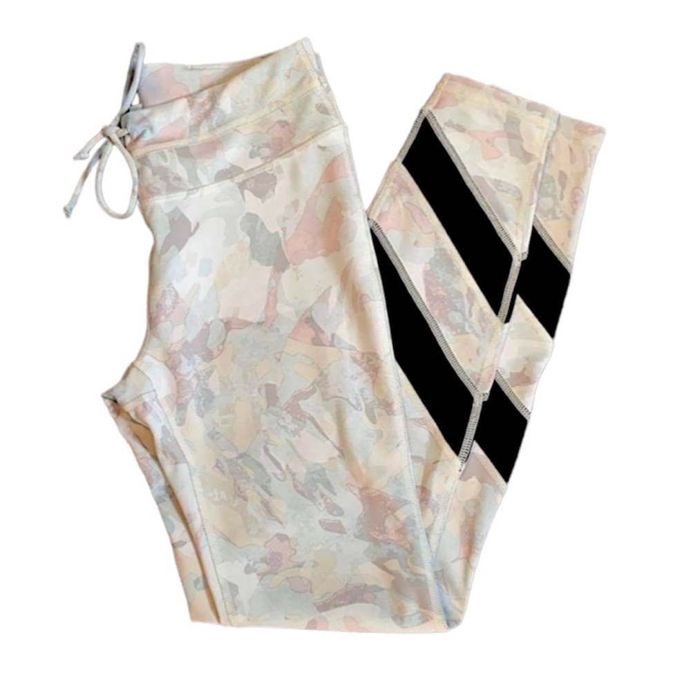 Free People FP Movement Daybreak grey pink  wash camo print leggings XS - Picture 3 of 16